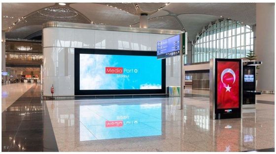 Bandara Menggunakan Tampilan Layar Besar LED Anti Goyang Layar LED Digital Signage Pabrik Shenzhen