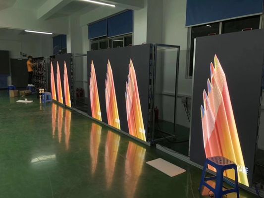 Foto Teks Layar Video LED Indoor yang Dapat Diputar 240mm * 240mm Dengan Garansi 2 Tahun Pabrik Shenzhen